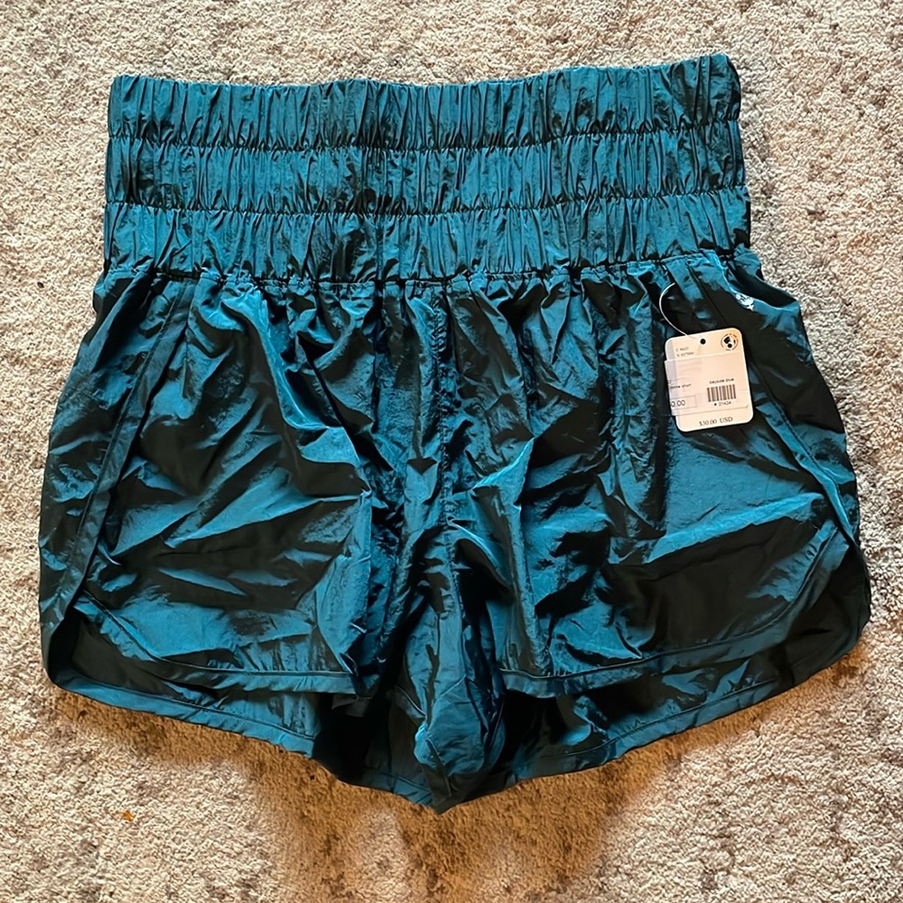 Size L Free people shorts